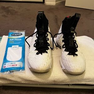 Nike LeBron 15 Graffiti Size 11.5. Preowned.